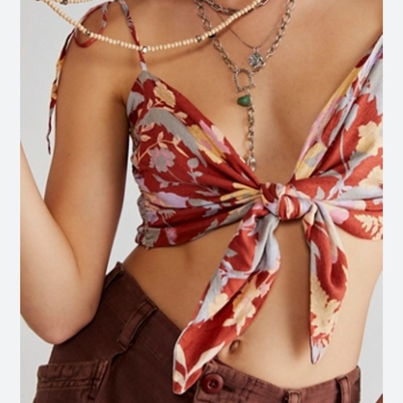 NWOT FREE PEOPLE ava Reversible Micro Top Floral Medium Red - Picture 1 of 4